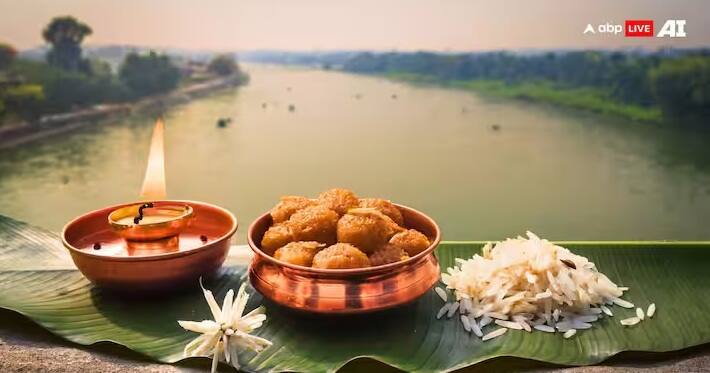 તૂટેલી મૂર્તિઓ - ઘરમાં ક્યારેય તૂટેલી મૂર્તિઓ અથવા દેવી-દેવતાઓના તૂટેલા ચિત્રો ન રાખો. આવી મૂર્તિઓ ઘરમાં રાખવી અથવા તેમાં પૂજા કરવી ખૂબ જ અશુભ માનવામાં આવે છે. પિતૃપક્ષ શરૂ થાય તે પહેલાં તમારે તેમને પવિત્ર નદીમાં વિસર્જન કરવું જોઈએ.