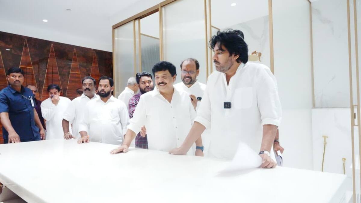 Pawan Kalyan Visits Rushikonda: రుషికొండలో నిర్మాణాలు చూసి పవన్ కళ్యాణ్ షాక్, ఏడాది కరెంట్ బిల్లు రూ.1.8 కోట్లు