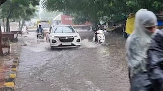 ગુજરાતમાં મેઘતાંડવ: આગામી 4 દિવસ ભારેથી અતિભારે વરસાદની આગાહી, જાણો કયા જિલ્લામાં રેડ-ઓરેન્જ એલર્ટ