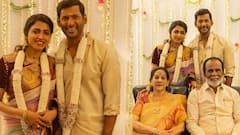 கும்மி அடி பெண்ணே கும்மி அடி...! விஷால் சாய் தன்ஷிகா நிச்சயதார்த்த புகைப்படங்கள்