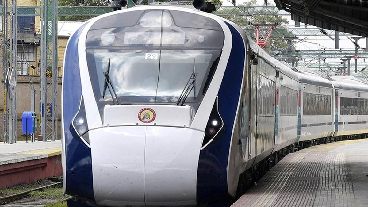 வந்தே பாரத் எக்ஸ்பிரஸ்: பயணிகளுக்கு குட் நியூஸ்! பெட்டிகள் அதிகரிப்பு, டிக்கெட் முன்பதிவில் புதிய மாற்றம்!