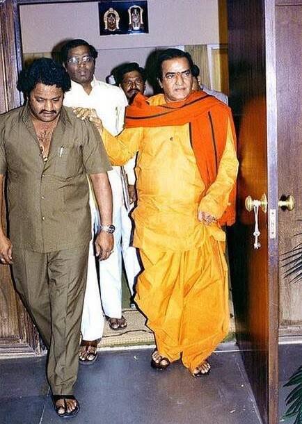 Nandamuri Harikrishna: నందమూరి హరికృష్ణ వర్ధంతి సందర్భంగా ఏపీ సీఎం చంద్రబాబు, లోకేష్ ఘన నివాళి