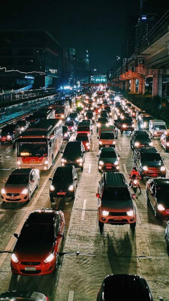 सबसे पहले ट्रैफिक सिग्नल कहां लगे थे?