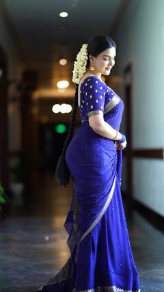 Honey Rose PHOTO: વાદળી સાડીમાં ગોર્જિયસ લાગી હની રોઝ, તસવીરો પર ફિદા થયા ફેન્સ