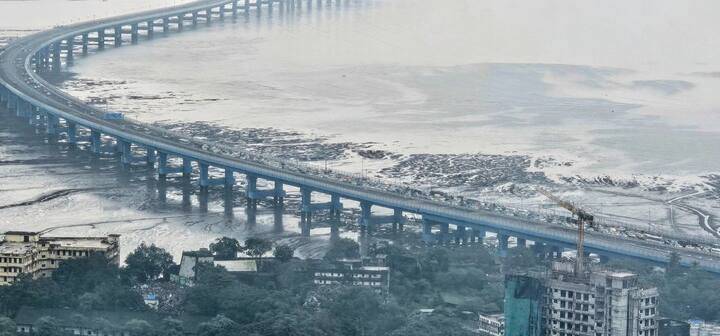 आंदोलकांनाही सरकारला, पोलिसांना सहकार्य करण्याचं आवाहन मनोज जरांगेंनी केलं. तसेच मराठ्यांना शांततेचं आवाहन देखील मनोज जरांगे यांनी यावेळी केलं.