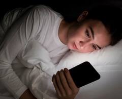 चांद सा चेहरा चाहिए तो इन 7 आदतों को आज ही छोड़ दें, स्किन हमेशा चमकती रहेगी