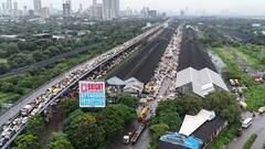 PHOTO : अटल सेतूवर भगवं वादळ, समुद्र किनारी मराठा आंदोलकांची लाट