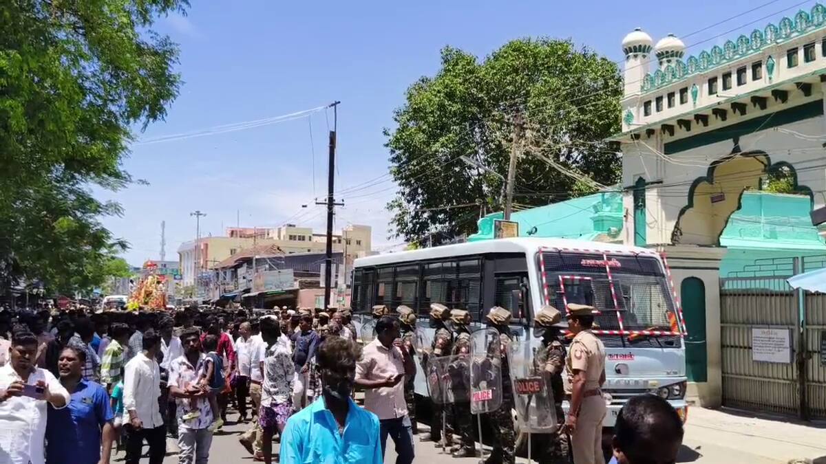 விநாயகர் சிலை ஊர்வலத்தில் பரபரப்பு! பேகம்பூரில் பதற்றம், காவல்துறையின் அதிரடி நடவடிக்கை!