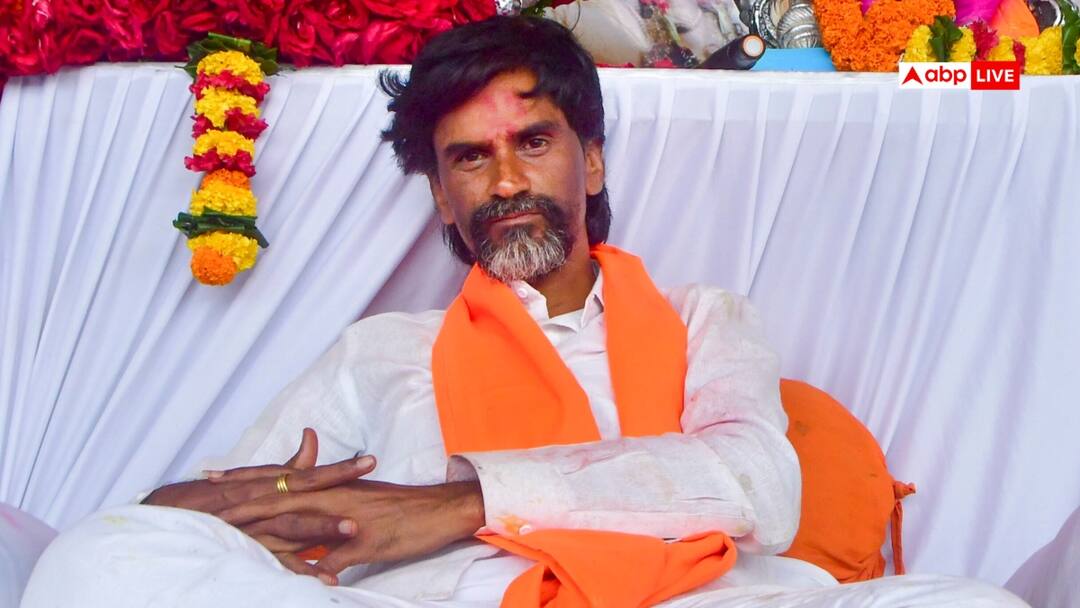 Manoj Jarange gets One more day for his protest at Azad Maidan मनोज जरांगे को मुंबई में प्रदर्शन के लिए एक और दिन की मिली इजाजत, गिरफ्तारी की भी मांग