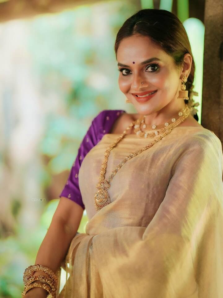 मधु की शादी जूही चावला के पति जय मेहता के कजिन से हुई है. इंडस्ट्री छोड़ने के बाद मधु ने बिजनेस में भी हाथ आजमाया था.