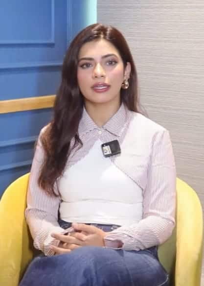 नगमा मिराजकर सोशल मीडिया इंफ्लुएंसर के रूप में लोकप्रिय हैं. उन्होंने मुंबई यूनिवर्सिटी से अपनी पढ़ाई पूरी की और फिर एमबीए किया. उनकी पढ़ाई और सोशल मीडिया पर उनकी पहचान दोनों ही उन्हें खास बनाती हैं.