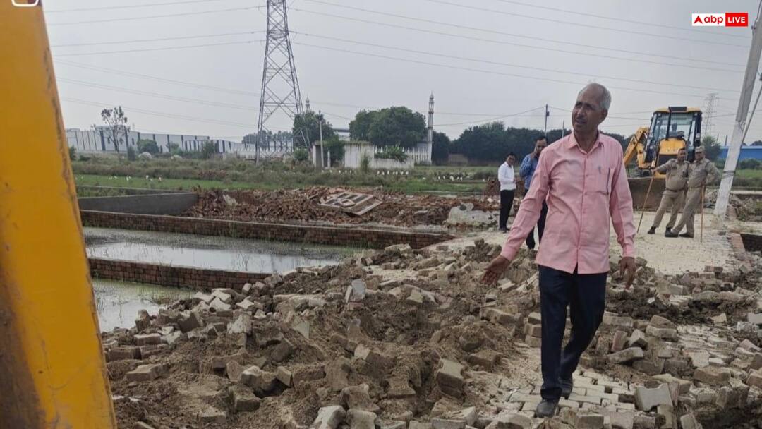 गाजियाबाद: GDA का सख्त एक्शन, पिपलेहड़ा में अवैध कॉलोनी ध्वस्त… महरौली और क्रॉसिंग रिपब्लिक में भी कार्रवाई Gda action against illegal colony in Ghaziabad demolition and sealing drive ann गाजियाबाद: GDA का सख्त एक्शन, पिपलेहड़ा में अवैध कॉलोनी ध्वस्त… महरौली और क्रॉसिंग रिपब्लिक में भी कार्रवाई