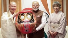 'কখনও হাল না ছাড়া গুণে সমৃদ্ধ', প্রধানমন্ত্রী মোদিকে দারুমা পুতুল উপহার জাপানে; কী এটি ?
