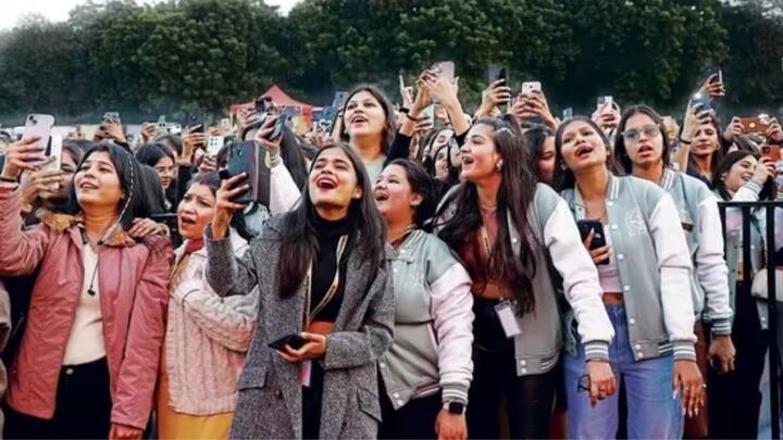 इसलिए अब हर स्टूडेंट को पास बनवाना जरूरी होगा. कॉलेज जाने से पहले इस बात का ध्यान रखें. पास के बिना एंट्री नहीं मिलेगी और आप बस का लाभ नहीं उठा पाएंगे. इससे यह सेवा पूरी तरह छात्रों के लिए सुरक्षित और सुविधाजनक बनी रहेगी.