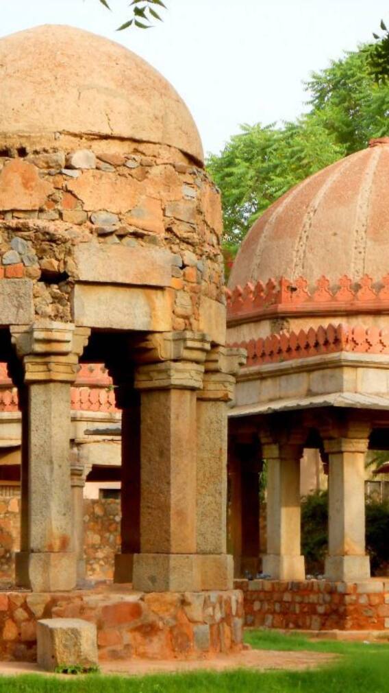 दिल्ली में पढ़ने के लिए परफेक्ट स्पॉट्स, बुक लवर्स के लिए खास