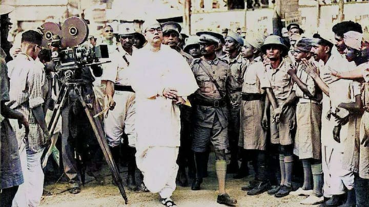 20वीं सदी की शुरुआत में तमिल स्वतंत्रता सेनानी चेंपकरमन पिल्लई ने 'जय हिंद' का प्रयोग करना शुरू किया. वे इसे छात्रों और साथियों के बीच अभिवादन के रूप में इस्तेमाल करते थे. यहीं से इस नारे की नींव पड़ी.