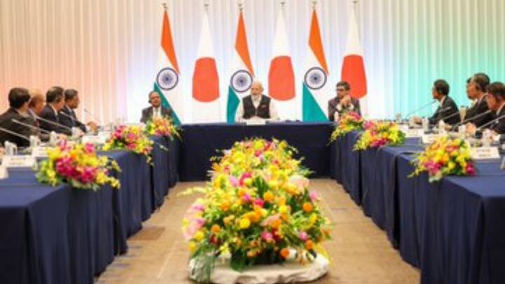 সফরের আগে জাপান থেকে প্রধানমন্ত্রী মোদি সেখানে এক সাক্ষাৎকারে বলেছিলেন যে, ভারত-চিন সম্পর্ক অত্যন্ত গুরুত্বপূর্ণ এবং 