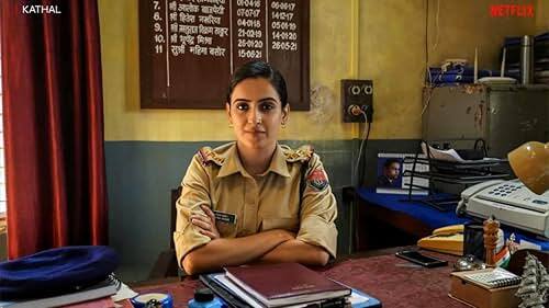 Sanya Malhotra played the role of a police officer in the recently released film Jackfruit, which has also been awarded the National Award. In this character, she became a female officer who fights not only by crime but also with the discrimination spread in the society. Sanya played this character in a very powerful way, for which she received a lot of appreciation from the audience.