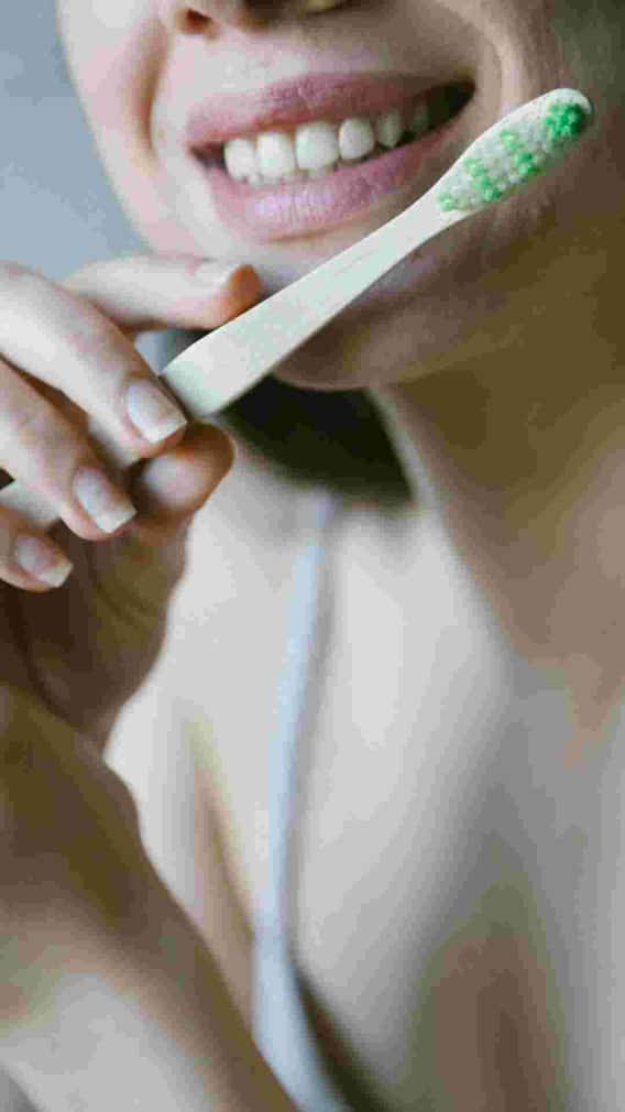 பல் துலக்கும் பிரஷ்ஷை எத்தனை நாட்களுக்கு ஒருமுறை மாற்ற வேண்டும்?