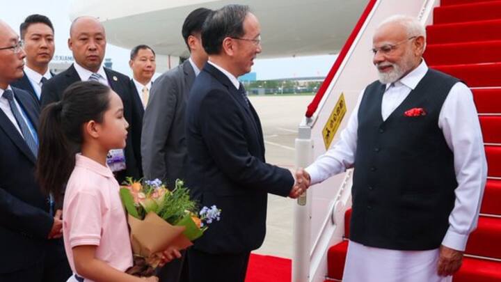 রিপোর্টে বলা হয়েছে, এরপর জুন মাস থেকে চিনের সঙ্গে সম্পর্কের উন্নতির লক্ষ্যে এগোয় প্রধানমন্ত্রী মোদি সরকার।