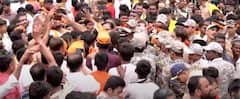 Maratha Reservation Mumbai : आझाद मैदानाच्या परिसरात रॅपिड अॅक्शन फोर्स उतरवताच मराठा आंदोलक संतापले, म्हणाले, 'आमच्या रक्ताचं थारोळं तयार झालं तरी...'