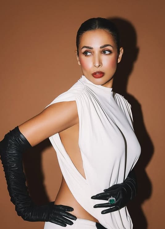 Seeing this ultra glam picture of Malaika, you will not be able to believe that she is 51 years old. She looks 25 years old even at this age.