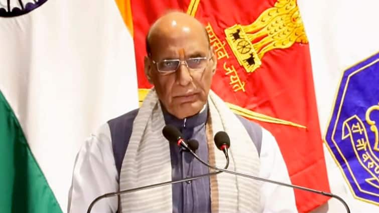 <div>'Only Permanent Interests, No Friends...': Rajnath Singh Amid US Tariff Tensions</div>