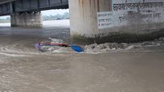 यूपी: हापुड़ के बृजघाट पर गंगा में पलटी नाव, अस्थियां विसर्जन करने गए पांच लोग डूबे