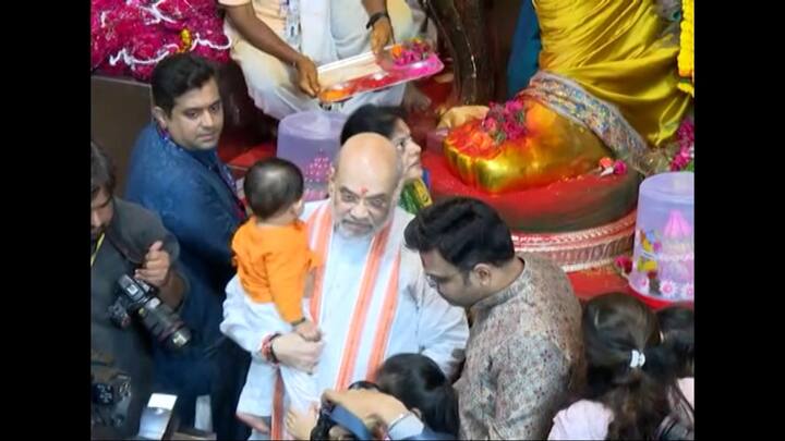 मुंबईकरांच्या उत्साहात आणि गणेशोत्सवाच्या मंगल वातावरणात शाहांचा दौरा विशेष ठरत आहे.