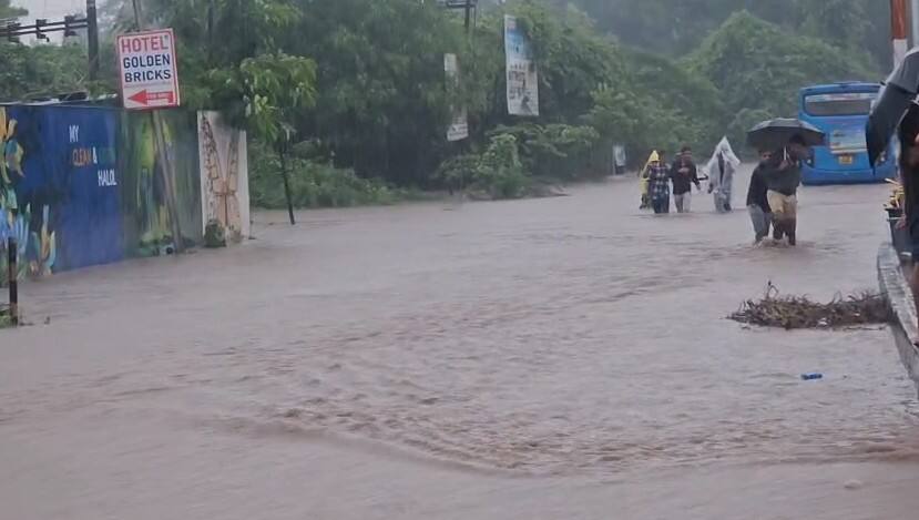 More than 8 inches of rain fell in just 4 hours in Halol Panchmahal પંચમહાલના હાલોલમાં આભ ફાટ્યું, માત્ર 4 કલાકમાં સાડા આઠ ઈંચ વરસાદ ખાબકતા જળબંબાકાર