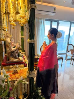 रोते हुए धनश्री वर्मा ने दी बप्पा को विदाई, विसर्जन से पहले मां-पापा के साथ ऐसे दिए पोज