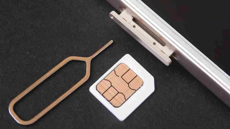 <div>eSIM Fraud On The Rise: How Scammers Steal OTPs & Clear Bank Accounts In Minutes. How To Stay Safe</div>