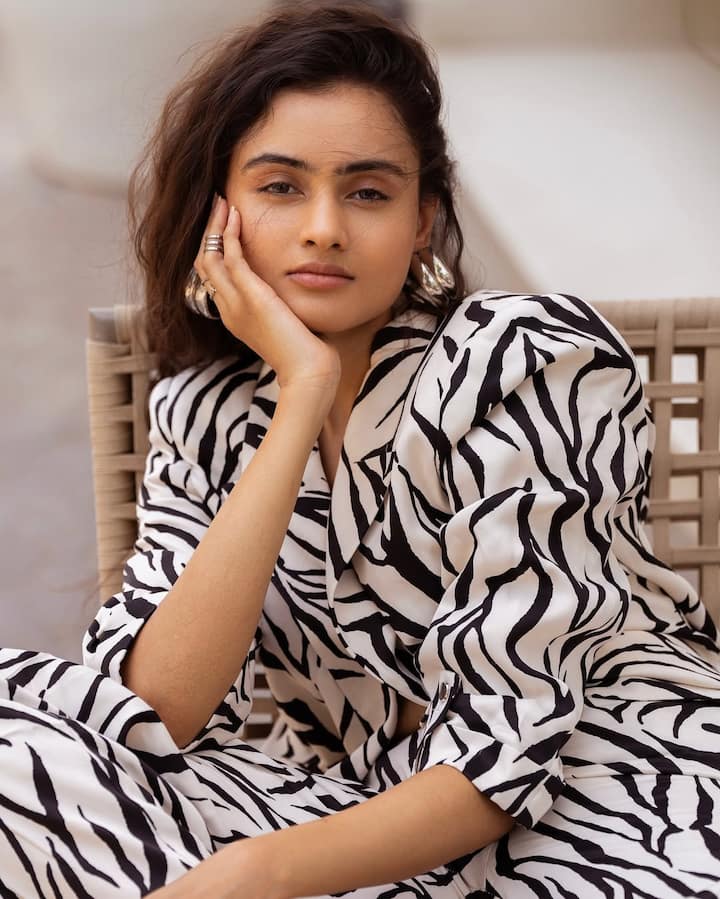 The first part of this Gujarati film came in 2023, which brought Janaki Bodiwala's popularity to the heights of the sky. After this, Janaki's name was covered on everyone's tongue and now everyone is eager to know about the actress.