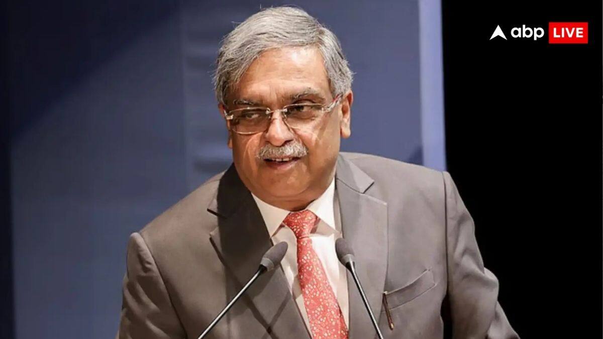 'आवारा कुत्तों के मामले ने पूरी दुनिया में कर दिया फेमस', सुप्रीम कोर्ट के सीनियर जज विक्रम नाथ ने क्यों कहा ऐसा?