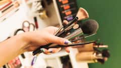 History of Makeup: প্রাচীন কাল থেকেই ব্যবহার, তাও চরিত্রের মাপকাঠি ছিল সাজগোজ, মেকআপ সেই ছুঁৎমার্গ কাটিয়ে উঠল কী করে?