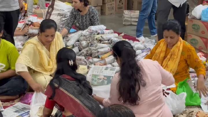 मुंबईतील समाज बांधवांसाठी भाकरी,धपाटे यासह जेवणाचे साहित्य घेऊन आझाद मैदानाकडे ते रवाना झाले होते. घाटनांदुर,अंबाजोगाई,केज तालुक्यातुन हे साहित्य जमा केले.