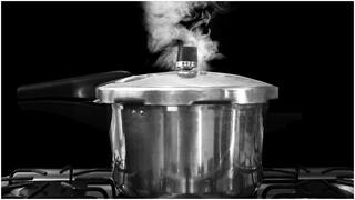 Pressure Cooker : ప్రెషర్ కుక్కర్ ఎన్నేళ్లు వాడితే ప్రమాదం.. మార్చకపోతే పిల్లలు, పెద్దలకు వచ్చే ఆరోగ్య సమస్యలివే