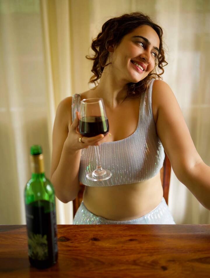 અભિનેત્રીના ચાહકોને પણ તેનો અંદાજ ખૂબ ગમે છે, પરંતુ આ વખતે મેઘા શુક્લાએ બધી હદો વટાવી દીધી છે અને એક નવા અવતારમાં આવી છે.