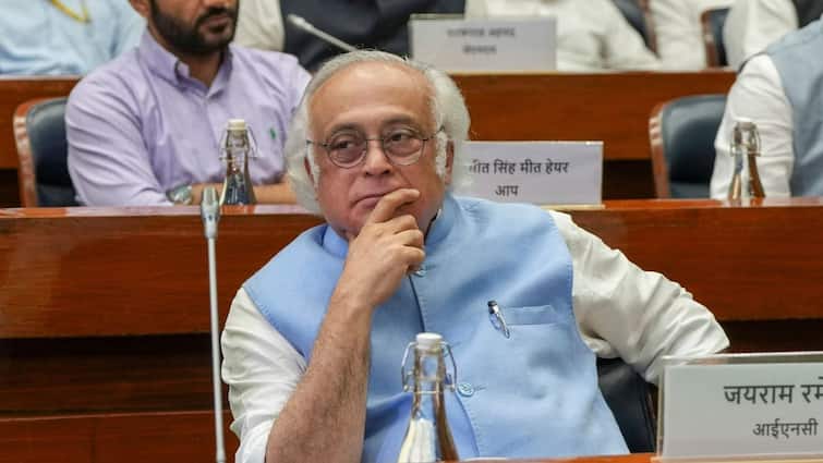 <div>'Did Modi Show 'Red Eyes' To China':  Congress Raises Questions Over PM's China Trip</div>