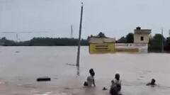 ਪੰਜਾਬ 'ਚ ਹੜ੍ਹਾਂ ਨੇ ਮਚਾਈ ਹਾਹਾਕਾਰ, ਲਪੇਟ 'ਚ ਆਏ 9 ਜ਼ਿਲ੍ਹੇ, ਡੁੱਬੇ ਕਈ ਪਿੰਡ: ਅੱਜ ਵੀ ਕਈ ਜ਼ਿਲ੍ਹਿਆਂ 'ਚ ਭਾਰੀ ਮੀਂਹ ਜਾਰੀ...