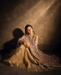 वायरल हो रही हैं ईशा मालवीय की विंटेज लुक में तस्वीरें, देखते ही कहेंगे ब्यूटी क्वीन