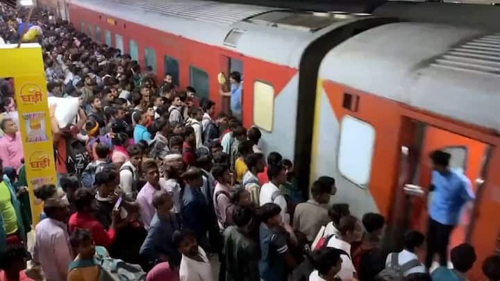 इन दोनों ऑप्शन से यात्रियों को बड़ी राहत मिलती है.  भीड़भाड़ वाले सीजन जैसे दिवाली और छठ के सफर में तत्काल और विकल्प स्कीम यात्रियों को कंफर्म टिकट दिलाने में मददगार साबित हो सकते हैं. हालांकि 100 प्रतिशत गारंटी नहीं होती है. लेकिन चांस ज्यादा होते हैं.