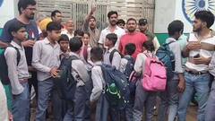 पानीपत: बच्चों के लेट होने पर स्कूल प्रशासन ने लगाया ताला, अभिभावकों ने जताई नाराजगी
