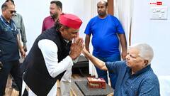 लालू यादव से मिलने पहुंचे अखिलेश यादव, कहा- 'अबकी बार बीजेपी बिहार से...'