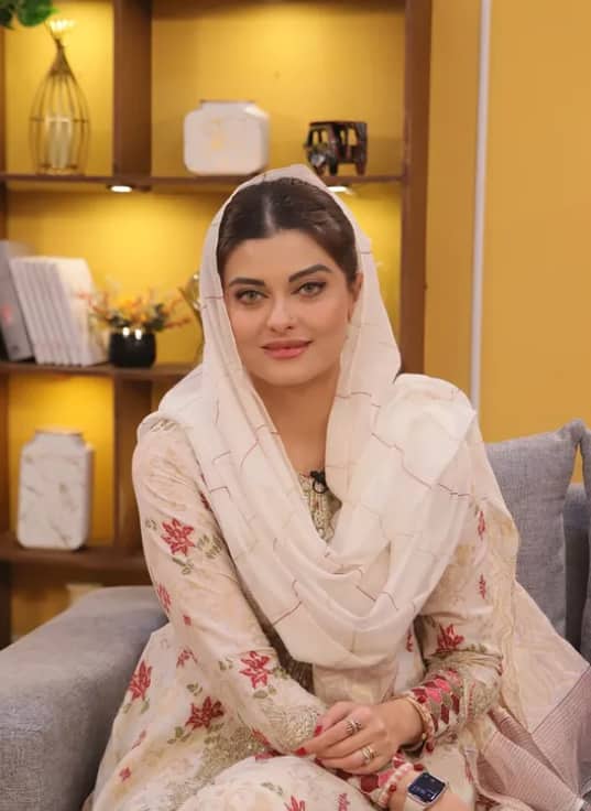 ये तो ऐश्वर्या राय से भी ज्यादा सुंदर है', बच्चन परिवार की बहू से मिलती है इस पाकिस्तानी महिला की शक्ल, यूजर्स ने किए ऐसे-ऐसे कमेंट्स