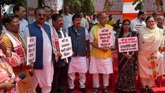 PM मोदी की मां के खिलाफ अभद्र टिप्पणी का विरोध, पटना में BJP के हस्ताक्षर अभियान में जुटे नेता