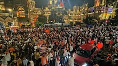 मनोज जरांगे पाटलांची तब्येत ढासळली, 4 थ्या दिवशी अंगात त्राण नाही; दोन्ही हातांनी धरुन स्टेजवर आणलं