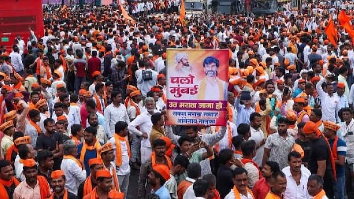 Manoj Jarange Patil Mumbai Morcha Azad Maidan: मराठा आरक्षणाच्या (Maratha Reservation) मागणीसाठी मनोज जरांगे पाटील (Manoj Jarange Patil) यांचं मुंबईच्या आझाद मैदानावर (Maratha Reservation Protest Azad Maidan) उपोषण सुरु आहे. आज मनोज जरांगेंच्या उपोषणाचा चौथा दिवस आहे.