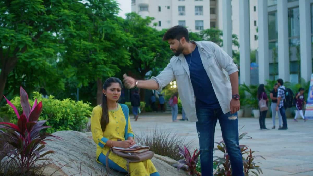 Chinni Serial Today September 1st: చిన్ని సీరియల్: శివ వల్లి మనిషా? మధుని అమ్మేస్తాడా? మ్యాడీనే మహి అని తెలుసుకున్న లోహిత.. ఇద్దరికీ కలవకుండా ఆపుతుందా!