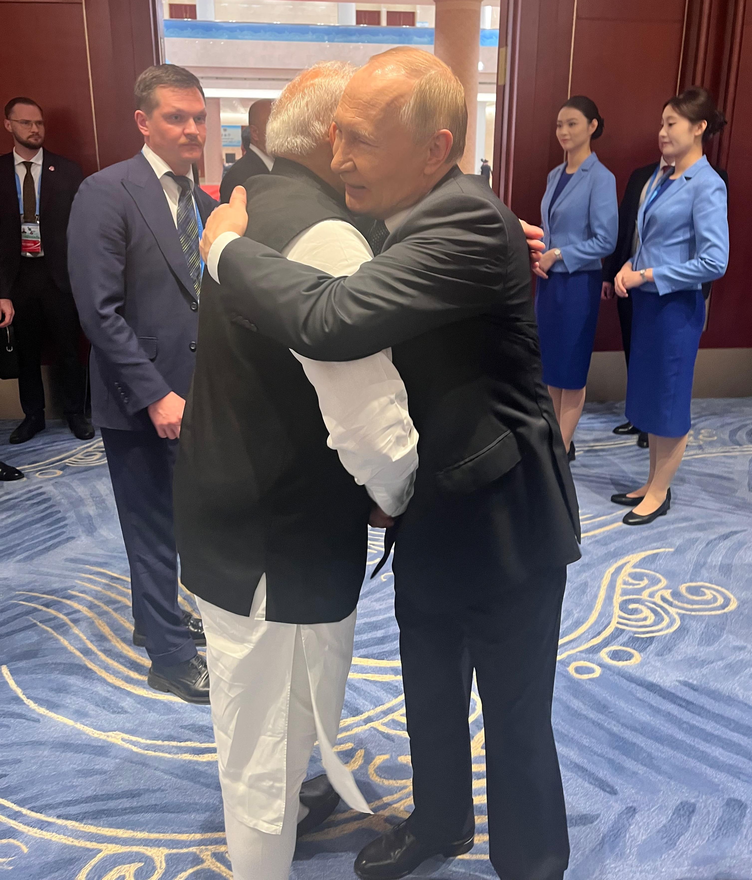 SCO के मंच पर दिखी पीएम मोदी, जिनपिंग, पुतिन की तिकड़ी की कूटनीति, दोस्ताना मुलाकात